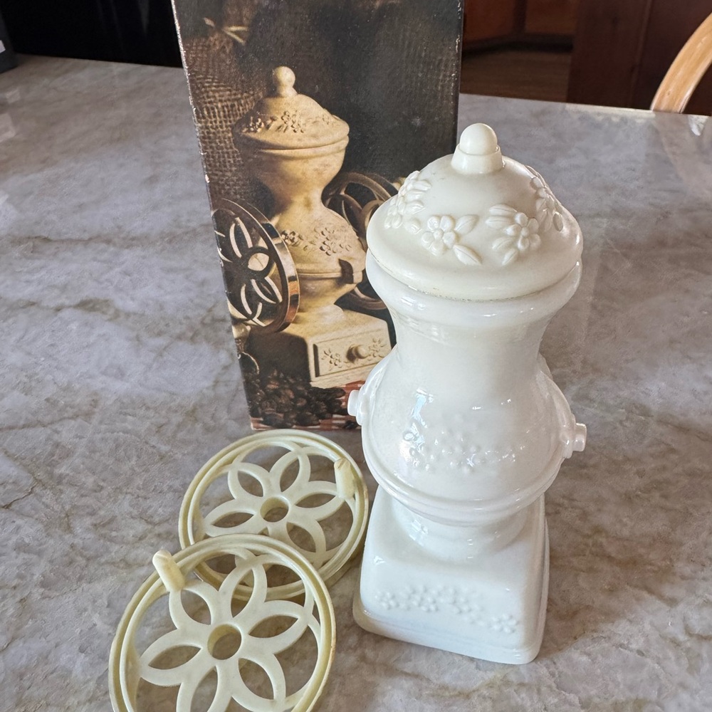 Vintage 1970s Avon
County Store Coffee Mill Decanter